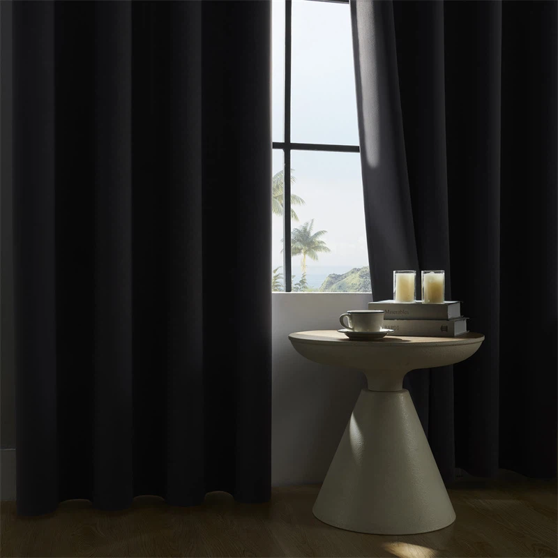 難燃性遮光カーテン